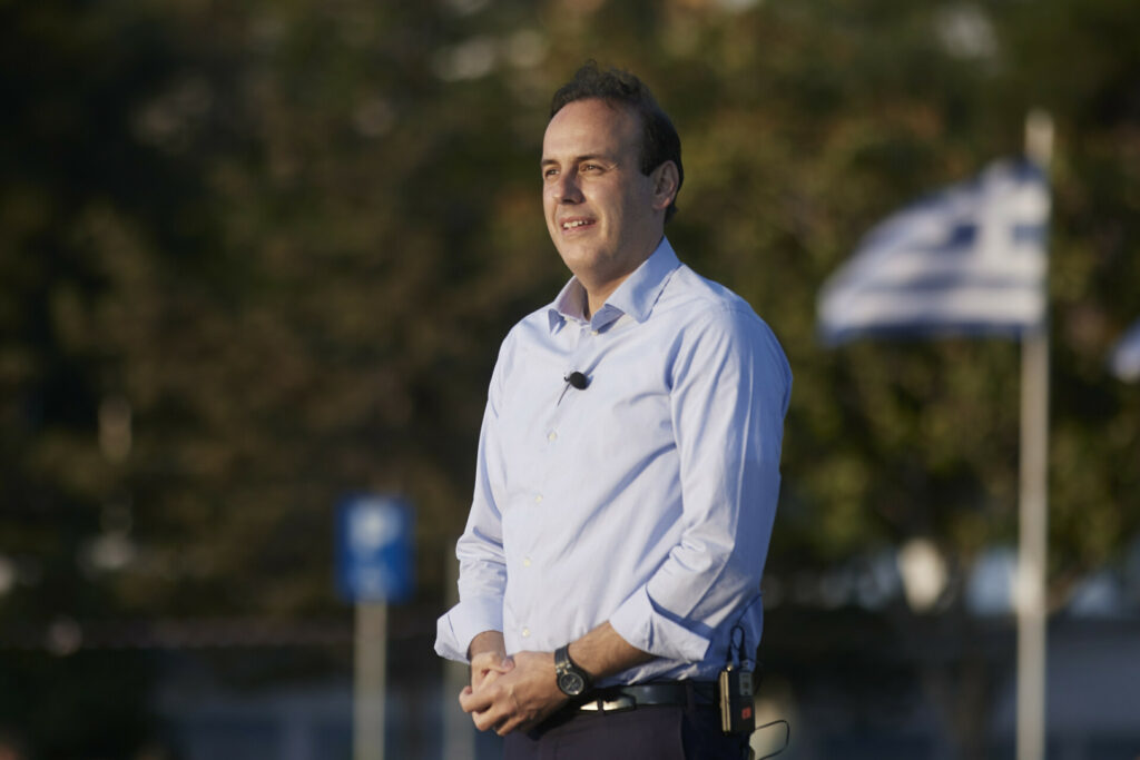 Ο Δήμος Γλυφάδας αναβαθμίζει ενεργειακά το δημαρχείο