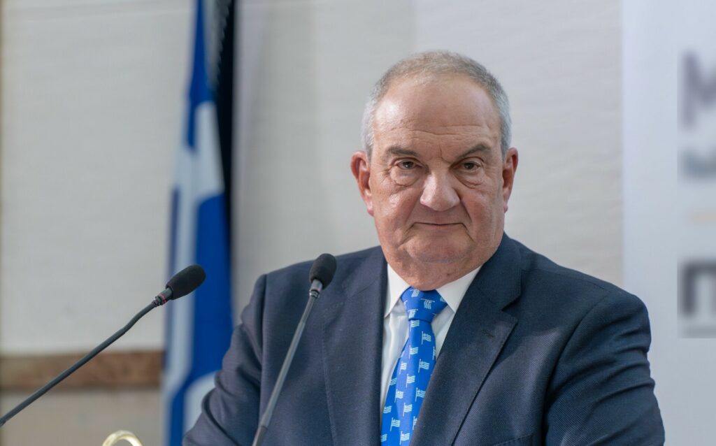 Οι ευχαριστίες Καραμανλή σε Άδωνι, ο κόκκινος συναγερμός στο ΠΑΣΟΚ, οι νέοι επενδυτές στα media, ο Τειρεσίας, ο περιβόητος Ιταλός και το παιχνίδι με τα προσωπικά δεδομένα