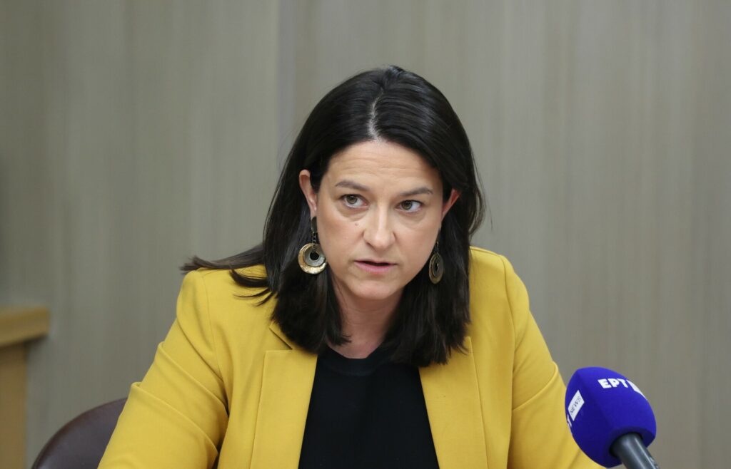 Ο νέος νόμος για την ασφάλεια στα Πανεπιστήμια, τα τηλεφωνήματα της υπουργού Νίκης, οι αυξήσεις μισθών στην ΕΡΤ και η ελεύθερη πτώση του ΠΑΣΟΚ στην Αττική