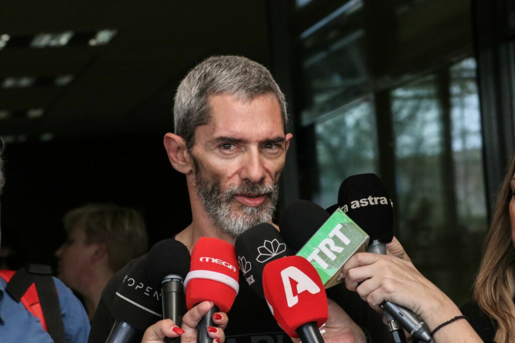 ”Βέλη” Λακαφώση προς την Αδειλίνη και αναφορές για ”δολοφονία χαρακτήρα”