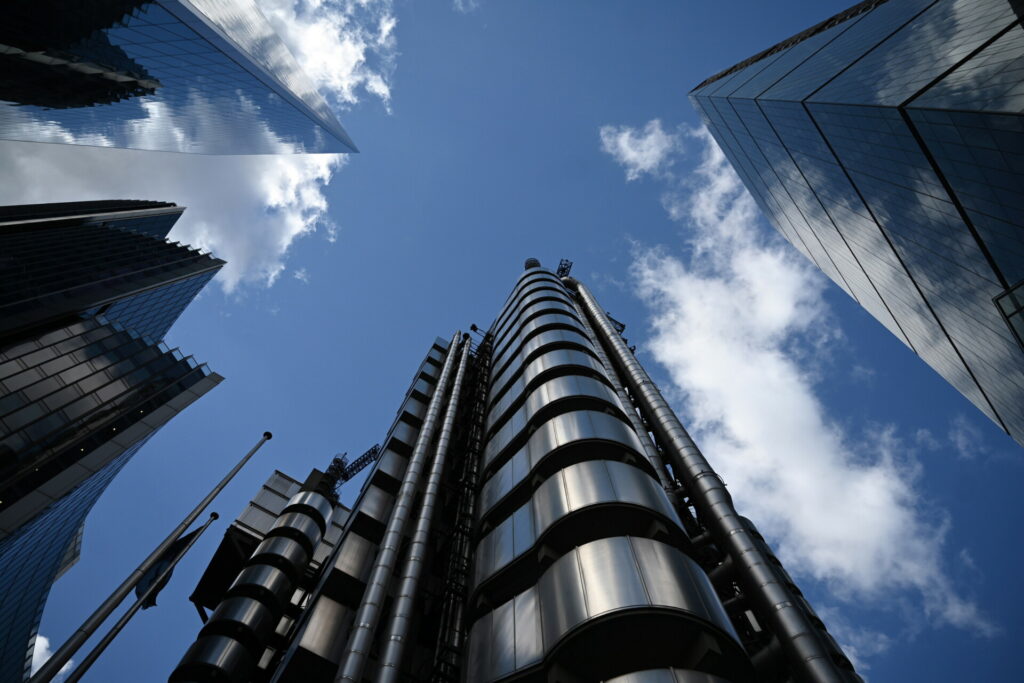 Lloyd’s: Ξεκινά ασφαλιστική κάλυψη για λάθη AI Chatbot