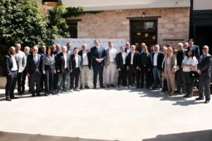 Οι προκλήσεις του λιανεμπορίου στη συνάντηση Πιερρακάκη – ΣΕΛΠΕ
