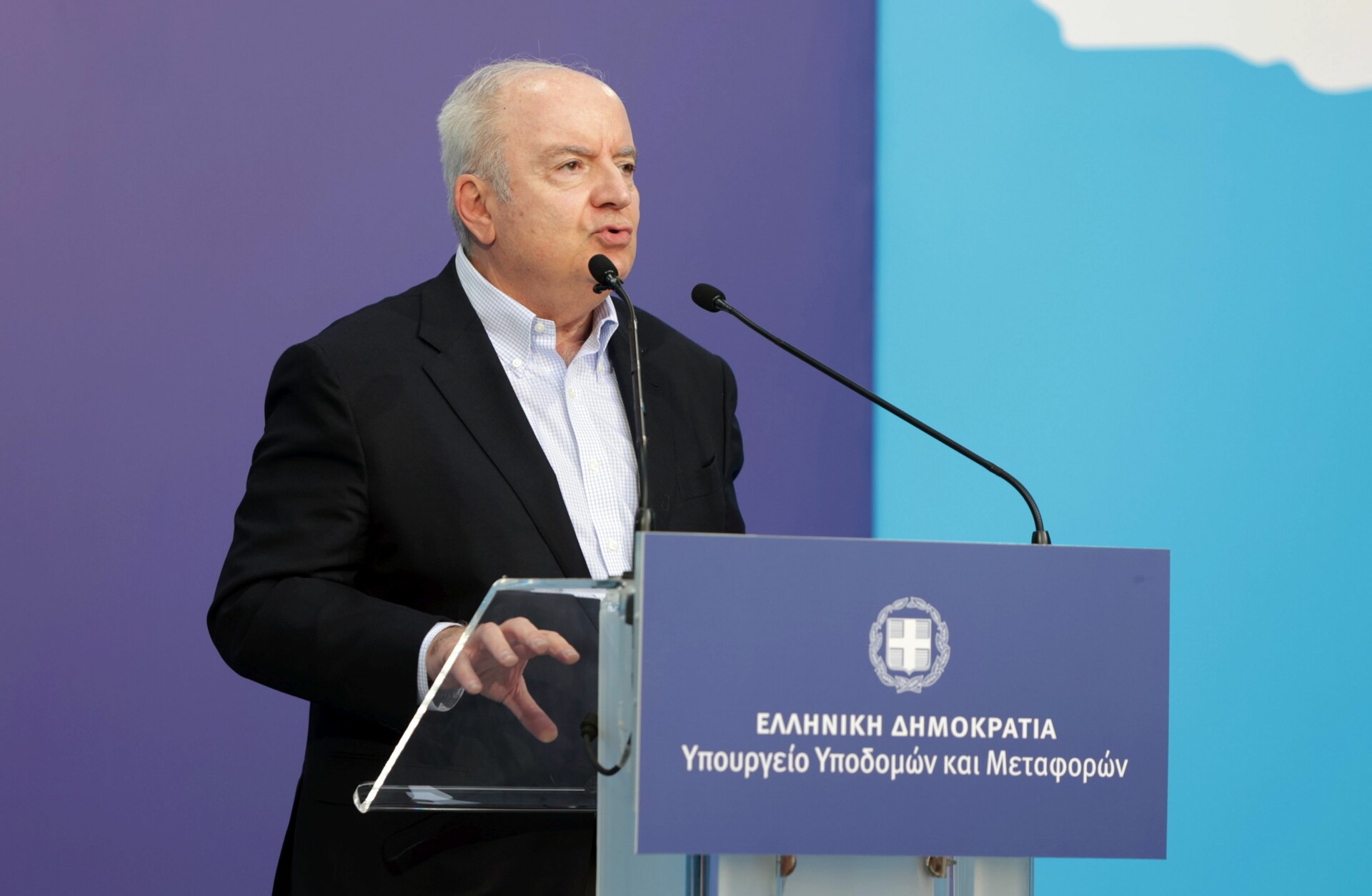 O Γιώργος Περιστέρης στην υπογραφή της σύμβασης παραχώρησης του ΒΟΑΚ © ΙΝΤΙΜΕ