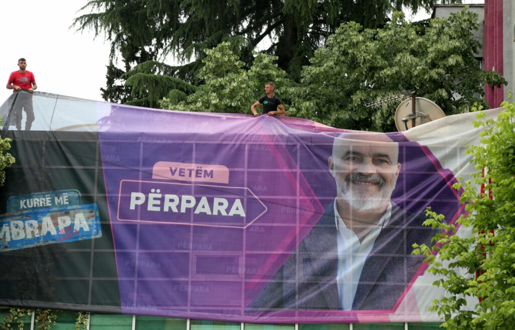 Εκλογές στην Αλβανία: Φαβορί ο Ράμα, διεκδικεί τέταρτη θητεία