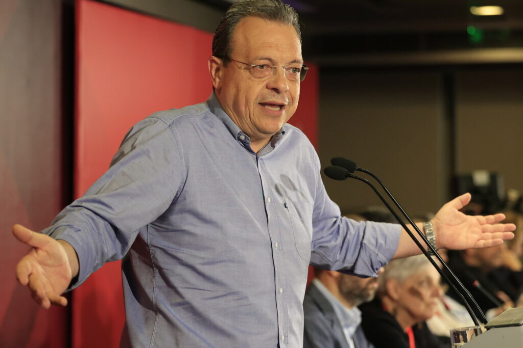 Φάμελλος: “Τέρμα οι ψηφοφόροι των 2 ευρώ”, αλλάζει το καταστατικό του ΣΥΡΙΖΑ