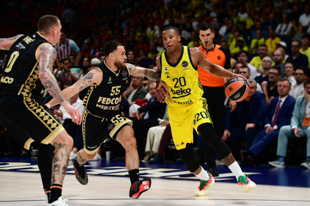 Η Φενέρ νίκησε τη Μονακό (80-71) και κατέκτησε τη Euroleague