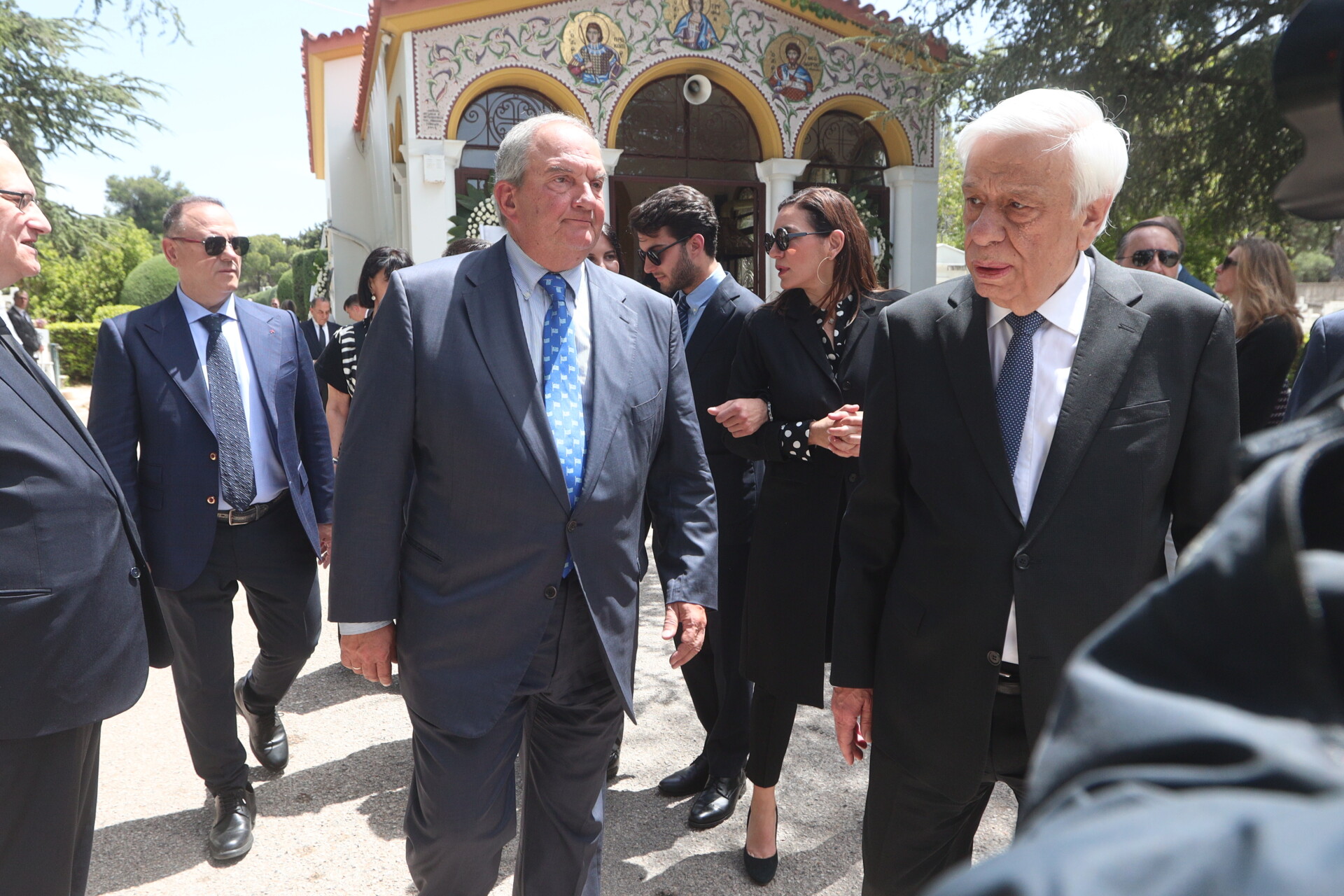 Ο Κώστας Καραμανλής στην κηδεία του Πέτρου Μολυβιάτη © ΓΙΑΝΝΗΣ ΠΑΝΑΓΟΠΟΥΛΟΣ/EUROKINISSI
