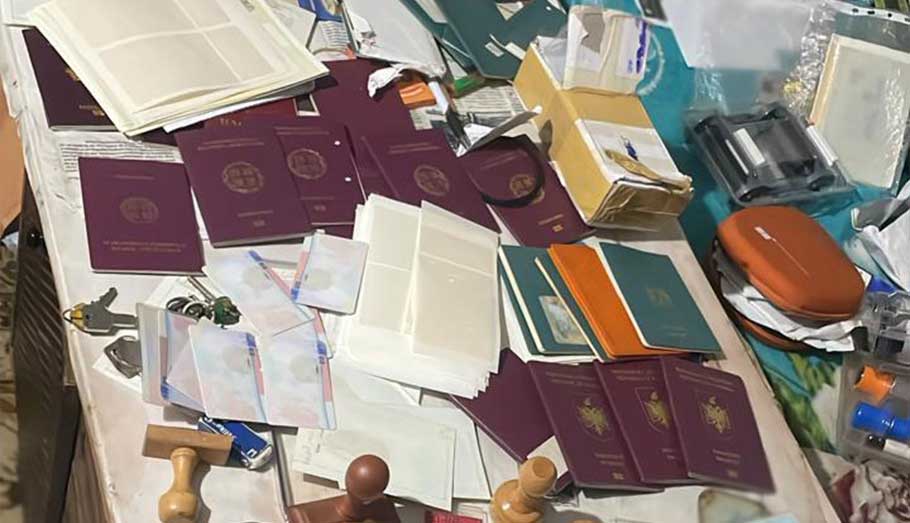 Κύκλωμα διακίνησης μεταναστών: Το βίντεο από την επιχείρηση της ΕΛΑΣ