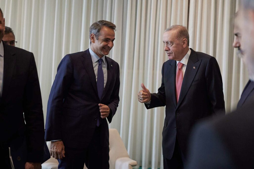 Το τετ α τετ Μητσοτάκη με Ερντογάν που πάει για Σεπτέμβριο (και βλέπουμε), τι κρύβεται πίσω από την κίνηση για άρση της μονιμότητας στο Δημόσιο και τα μαθηματικά στο φλερτ Φάμελλου με Χαρίτση