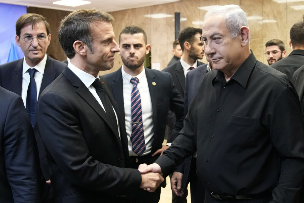 Πυρά Νετανιάχου κατά Μακρόν: Συντάσσεται με τρομοκράτες