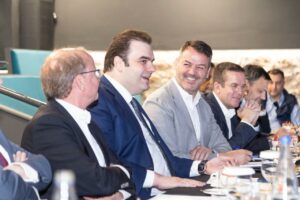 Τι ζήτησαν οι λιανέμποροι από τον Πιερρακάκη