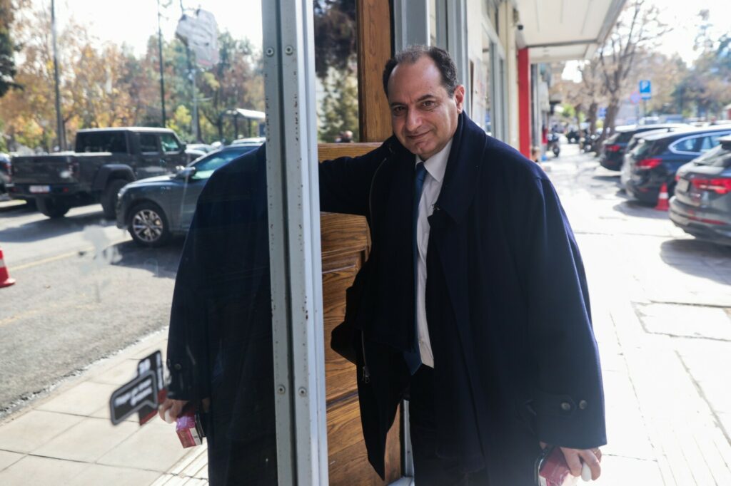Το άγχος Σπίρτζη στον ΣΥΡΙΖΑ, το κοινοβουλευτικό μασάζ Χατζηδάκη στην “ομάδα των 11” και το κρίσιμο μάθημα από τις εκλογές στη Ρουμανία