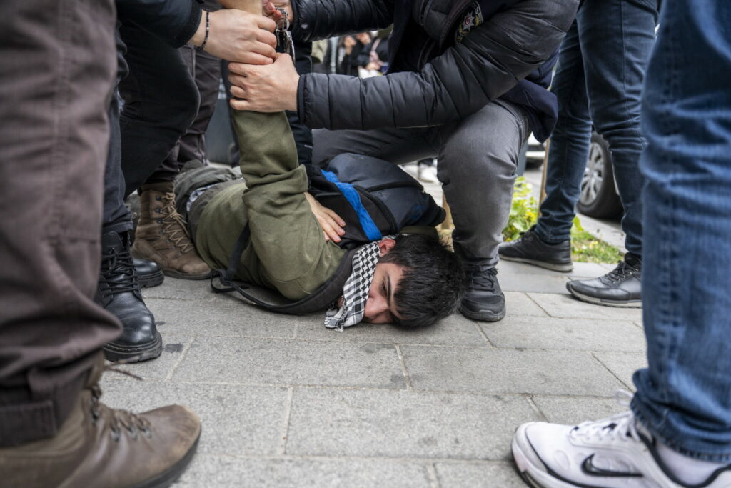Κωνσταντινούπολη: Πάνω από 400 συλλήψεις την Πρωτομαγιά