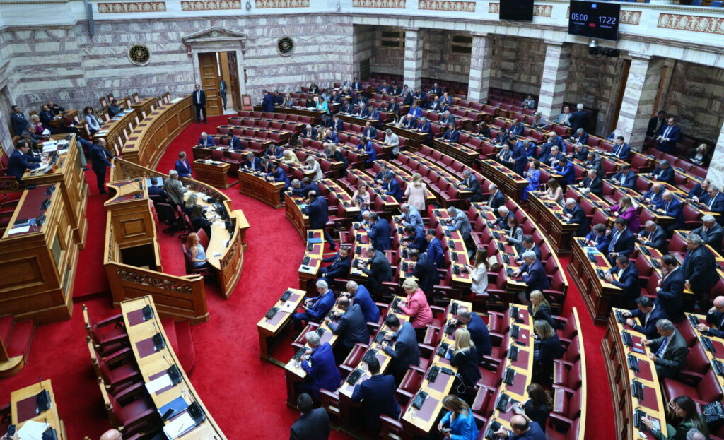 Το restart για τα κόμματα και η δύσπιστη κοινή γνώμη