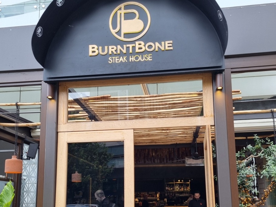 Burnt Bone: Η κρεατοφαγία, το στυλ και η ουσία