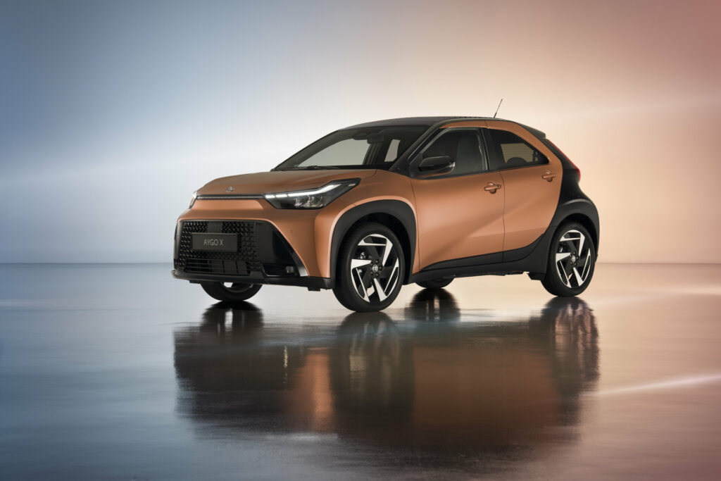 Toyota: Παραμένει παγκόσμιος ηγέτης στις πωλήσεις αυτοκινήτων