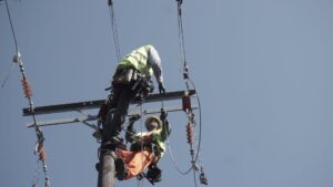 Στην “πρίζα” το επενδυτικό σχέδιο του ΔΕΔΔΗΕ: Πώς αλλάζει το χρονοδιάγραμμα, ποια έργα κόπηκαν
