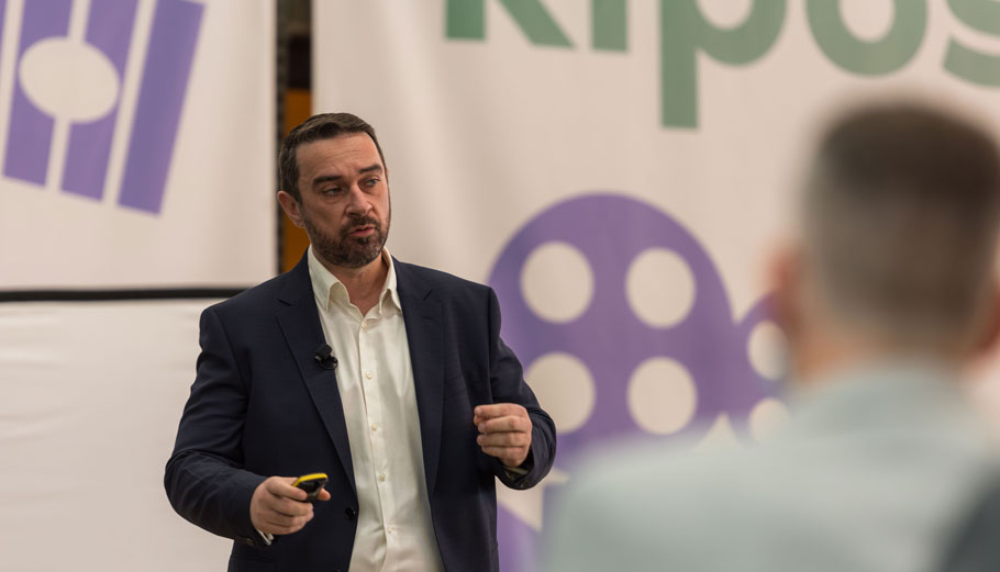 Public: Νέος CEO αναλαμβάνει ο Δημήτρης Γαλάνης
