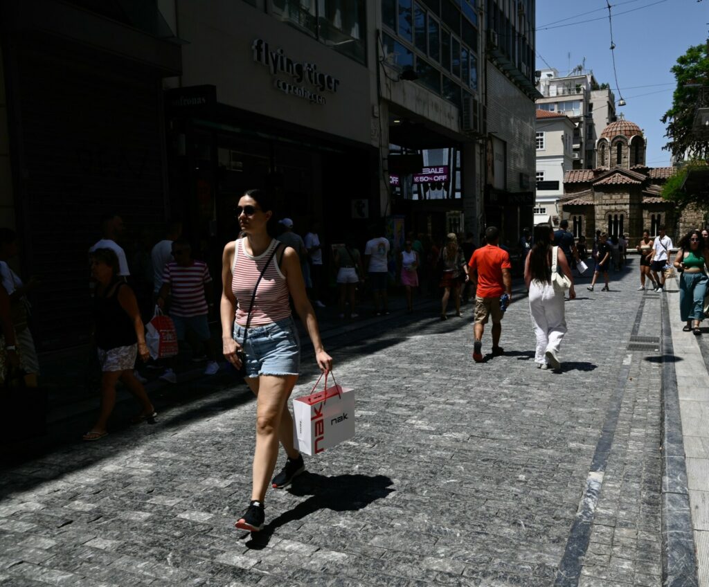 Τα σήματα στην οικονομία από πληθωρισμό, βιομηχανία και τζίρο
