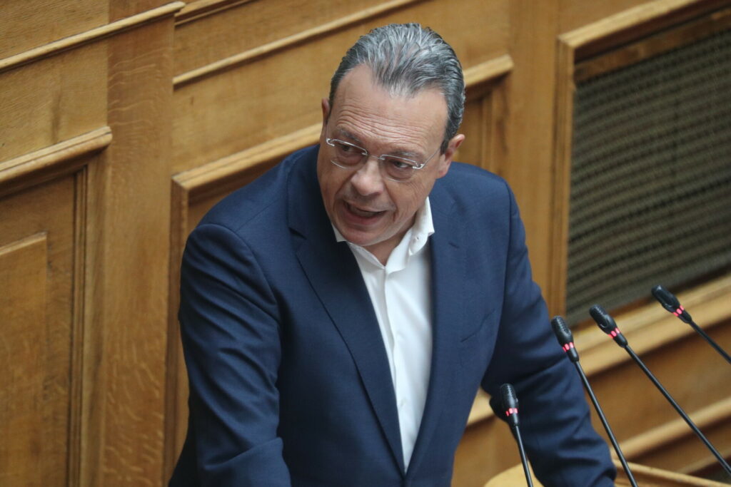Φάμελλος: Άμεση σύγκληση συμβουλίου πολιτικών αρχηγών για την Μ. Ανατολή