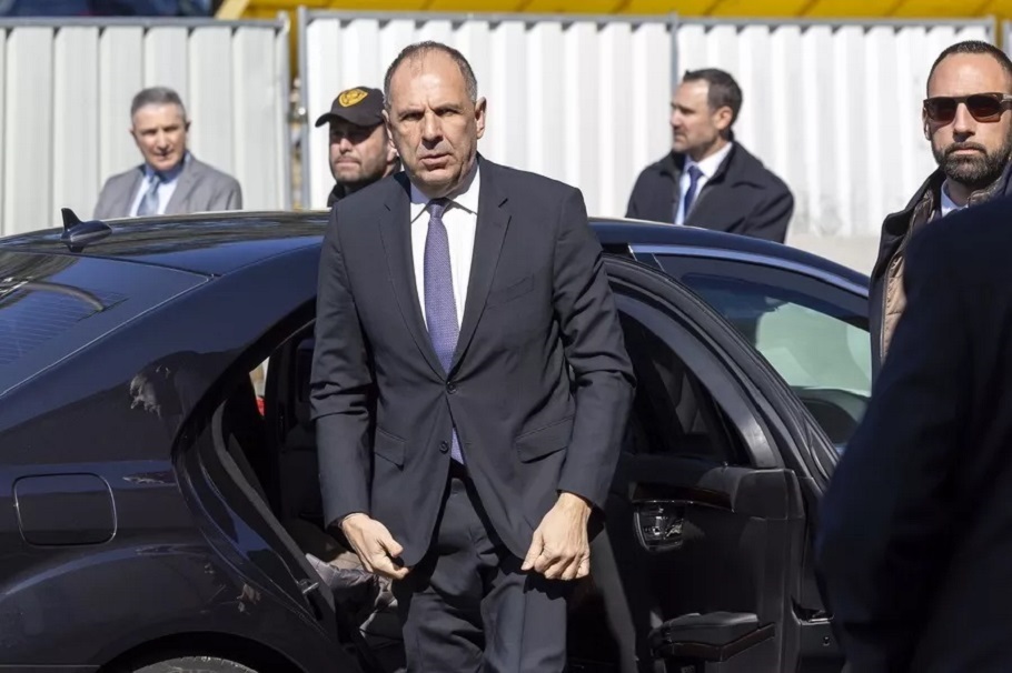 Γεραπετρίτης: Προτείνει πλάνο 5 σημείων για τη Μέση Ανατολή