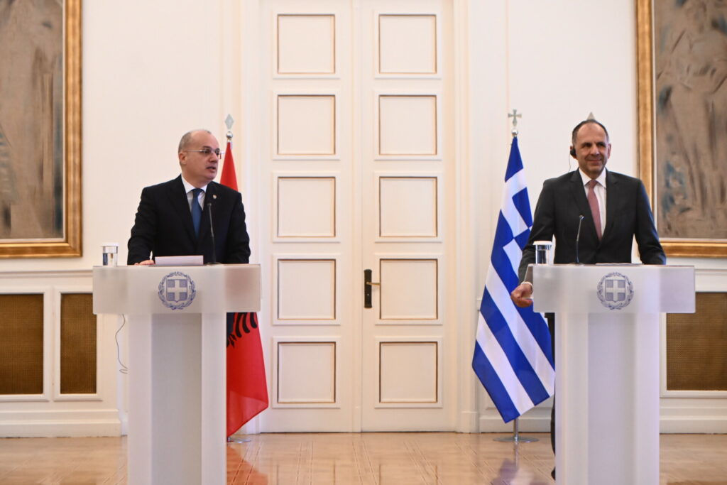 Γεραπετρίτης: Συνάντηση με τον Αλβανό ΥΠΕΞ, τι συζητήθηκε
