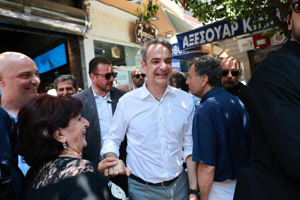 Η πρεμούρα Μητσοτάκη για επίσκεψη στη Θεσσαλονίκη, η ”νηνεμία” στις σχέσεις Μαξίμου-Εκκλησίας και το κρίσιμο θέμα της λειψυδρίας
