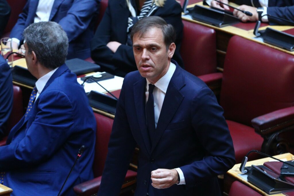 Βουλή: Άρση ασυλίας για Μάντζο, καταψηφίστηκε η πρόταση για Κουτσούμπα