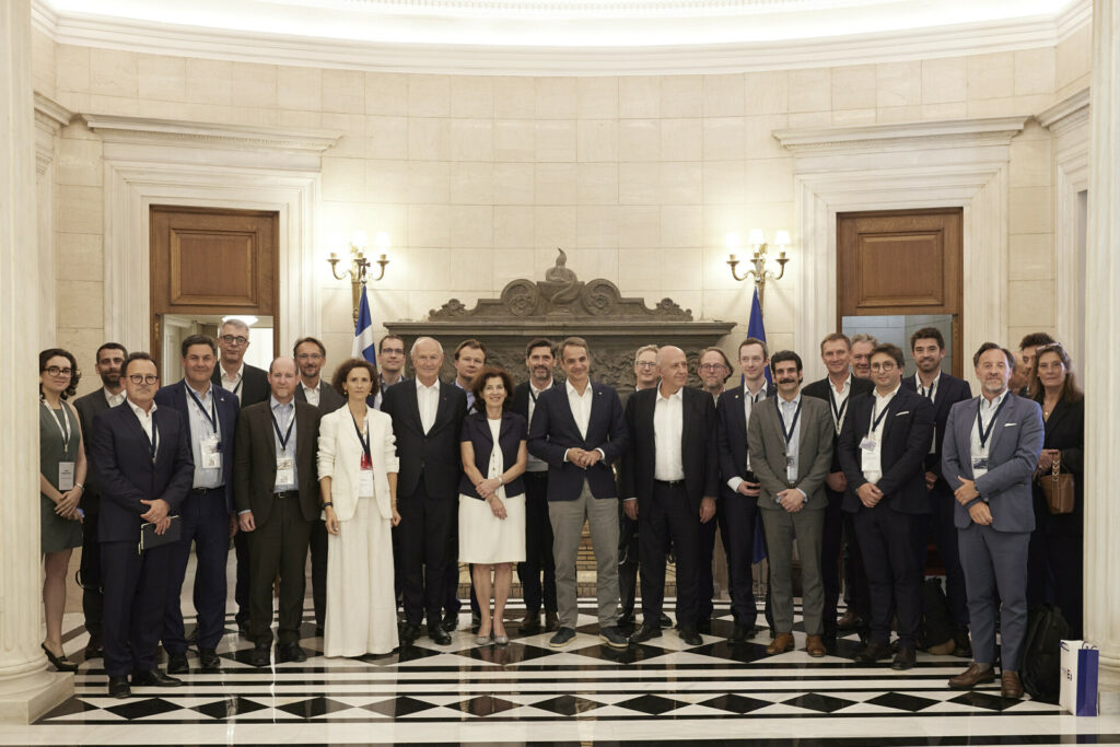 Συνάντηση Μητσοτάκη με το μεγαλύτερο γαλλικό επιχειρηματικό δίκτυο