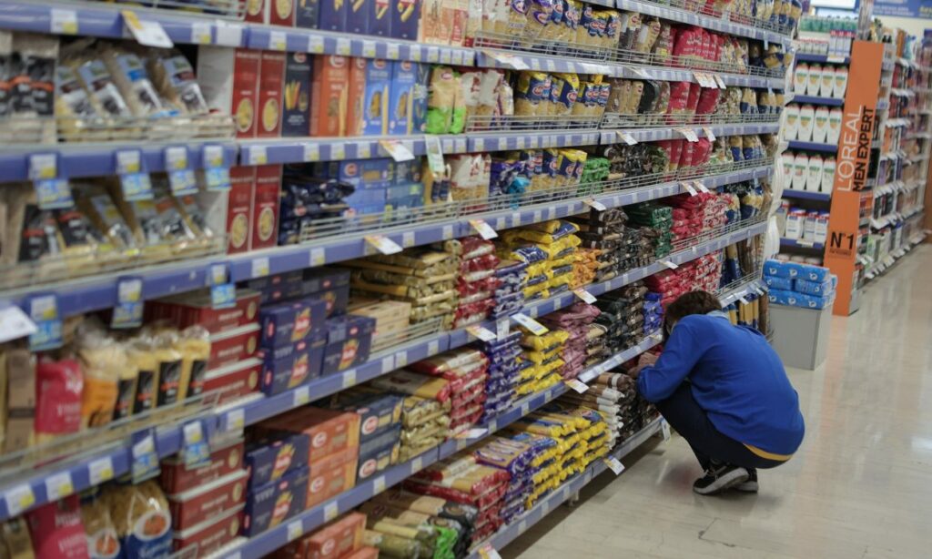 Πλαφόν κέρδους για τρόφιμα, καύσιμα: Καταργείται μετά από 4 χρόνια