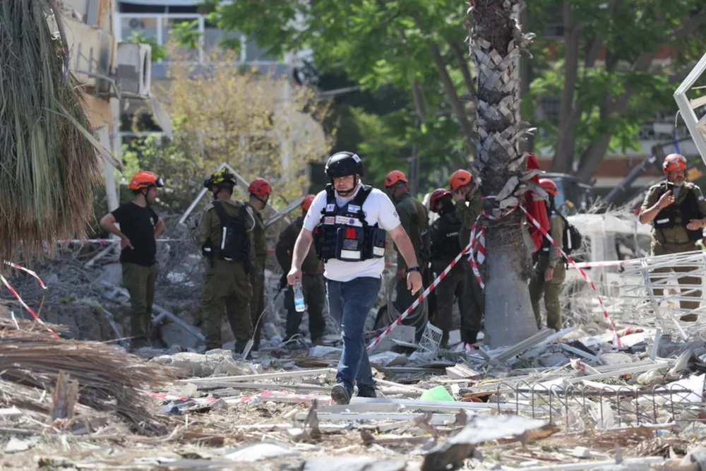 Μέση Ανατολή: Οι στόχοι Ισραήλ και Ιράν, τι απαντούν ειδικοί