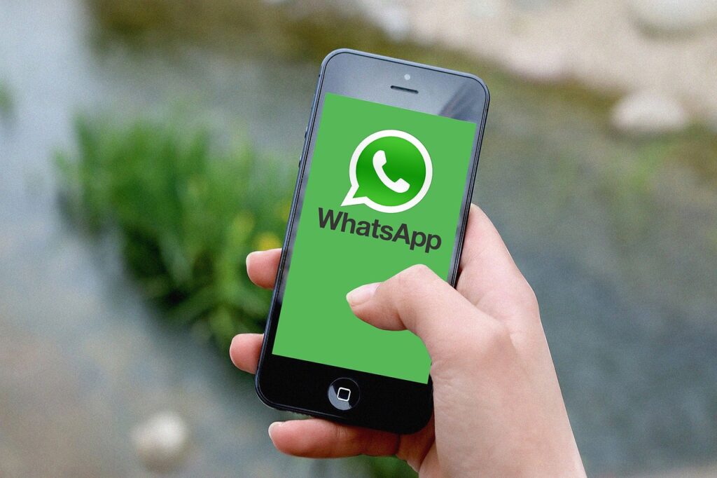 Το WhatsApp βάζει και επίσημα διαφημίσεις