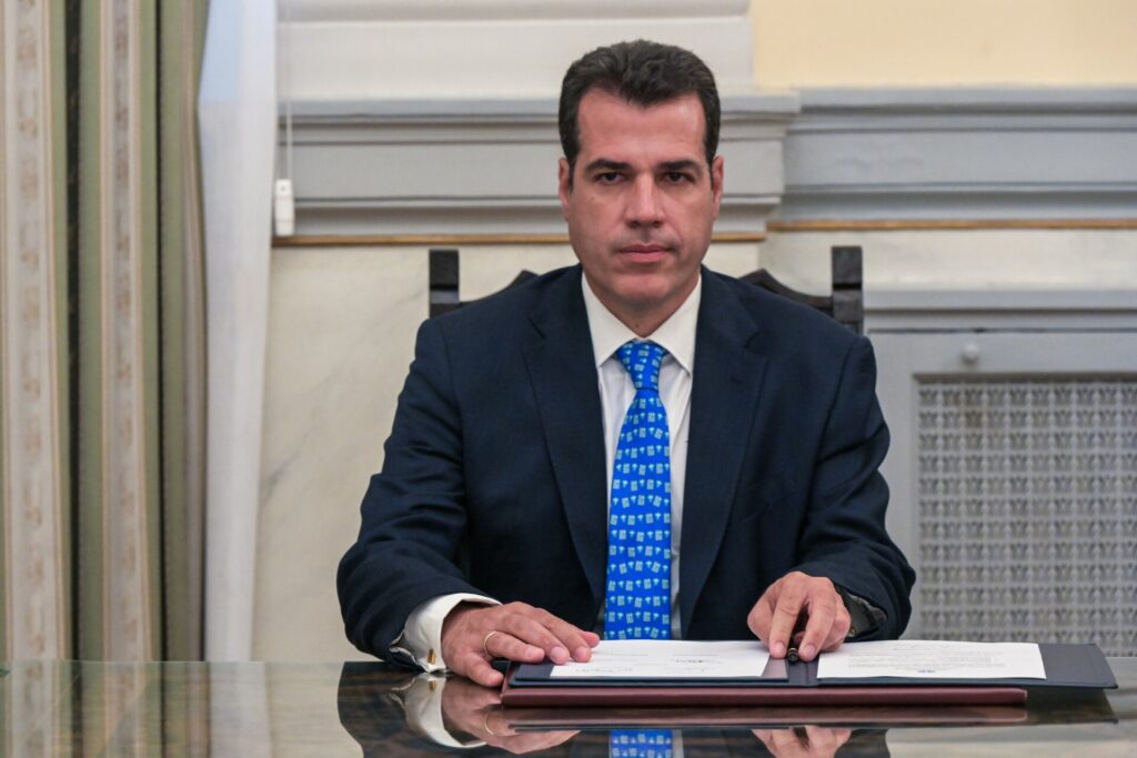 Πλεύρης για μεταναστευτικό: Καταργείται η ρύθμιση της επταετίας