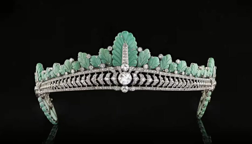 Cartier: Ιστορική τιάρα κομψοτέχνημα έσπασε το φράγμα του 1 εκατ.