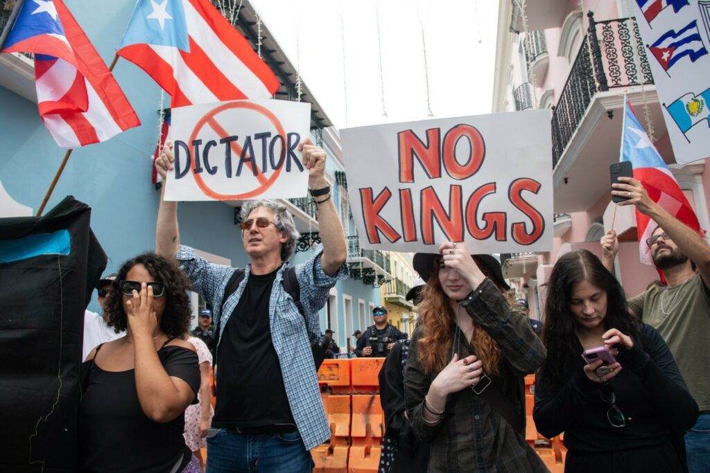 ΗΠΑ: Μαζικές διαδηλώσεις “No Kings” κατά της εξουσίας Τραμπ