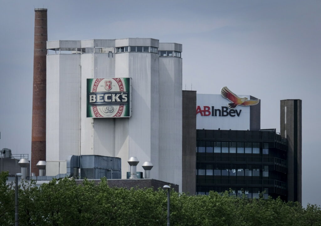AB InBev: Η πτώση της ζήτησης για μπύρα βυθίζουν τη μετοχή