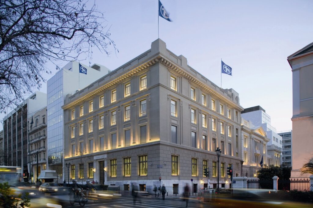 Alpha Bank: Διπλή διάκριση στα Euromoney Awards for Excellence 2025