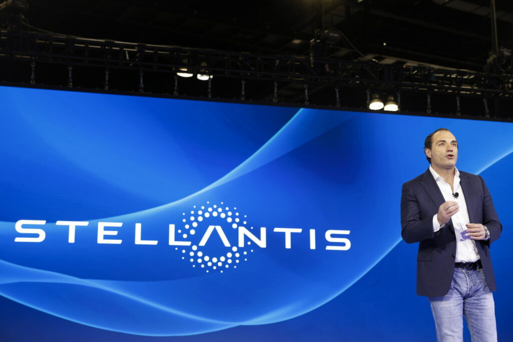 Stellantis: Ζημιές 2,3 δισ. στο εξάμηνο, ελέω αμερικανικών δασμών