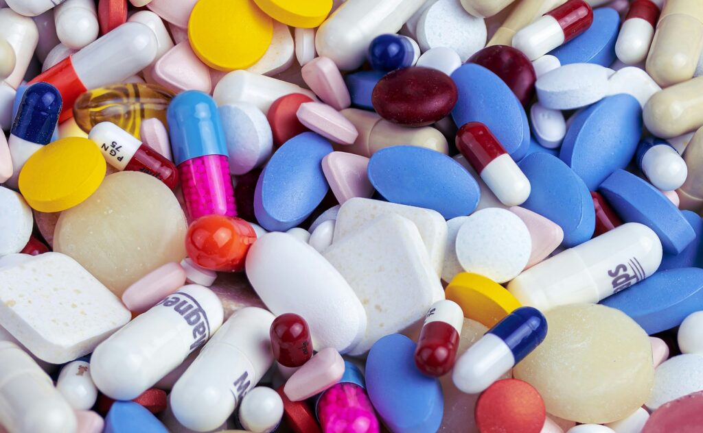 Οι δασμοί Τραμπ ακριβαίνουν ακόμα περισσότερο τα φάρμακα στις ΗΠΑ