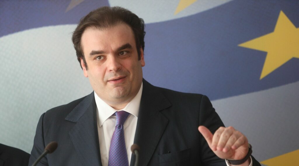 Πιερρακάκης: Μηδενίζονται οι χρεώσεις τραπεζών για συναλλαγές στα ΑΤΜ