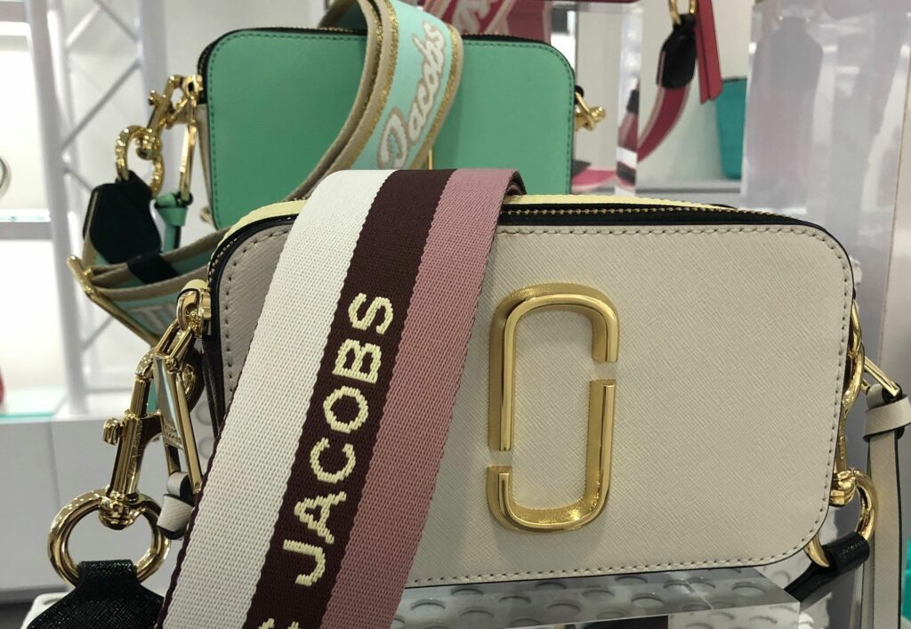 LVMH: Πωλεί το brand Marc Jacobs για 1 δισ.