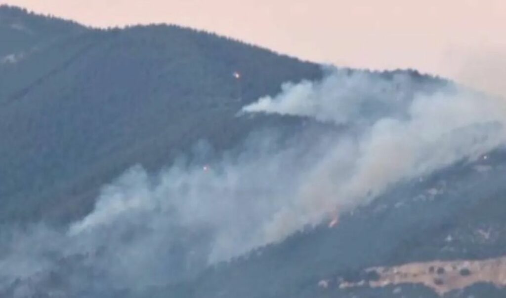 Φωτιά στη Θάσο: Δύο τα πύρινα μέτωπα, εκκενώθηκαν ξενοδοχεία