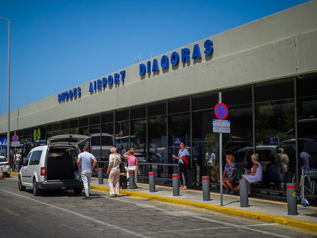 Έσκασε λάστιχο αεροσκάφους κατά την προσγείωση στο αεροδρόμιο Ρόδου