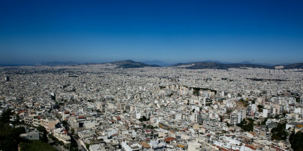Alpha Bank: Στην αγορά πακέτο 52 οικιστικών ακινήτων και σχέδιο πώλησης “κόκκινου” χαρτοφυλακίου αξίας 300 εκατ.