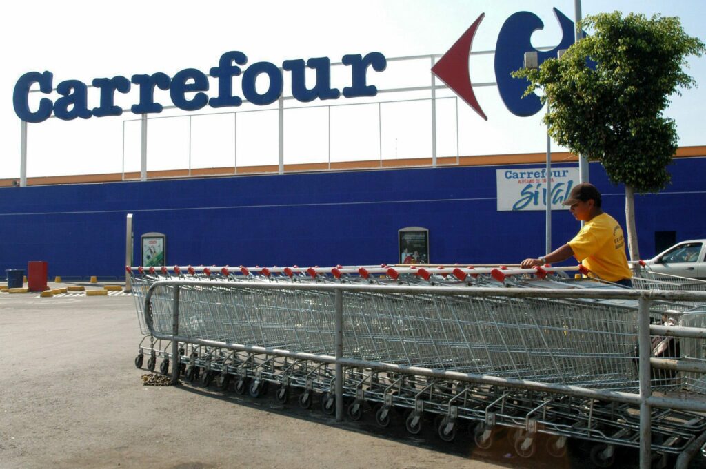 Η Carrefour πουλά την ιταλική θυγατρική της στη NewPrinces έναντι 1 δισ.
