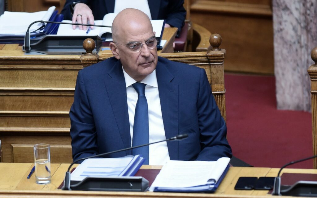 Η στρατηγική της Sky Express για την προσέλκυση premium επιβατών από τη Μέση Ανατολή, η θρησκευτική διπλωματία του Νίκου Δένδια με φόντο τον επεκτατισμό του Πατριαρχείου Μόσχας και τα πλατιά χαμόγελα για τον δανεισμό της Ελλάδας