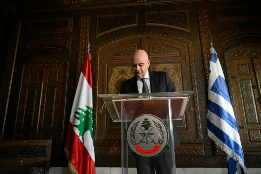 Επίσκεψη Δένδια στον Λίβανο με 13 τεθωρακισμένα στις αποσκευές του
