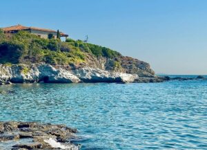 Οι ξένοι επενδυτές τροφοδοτούν το ράλι τιμών στα εξοχικά