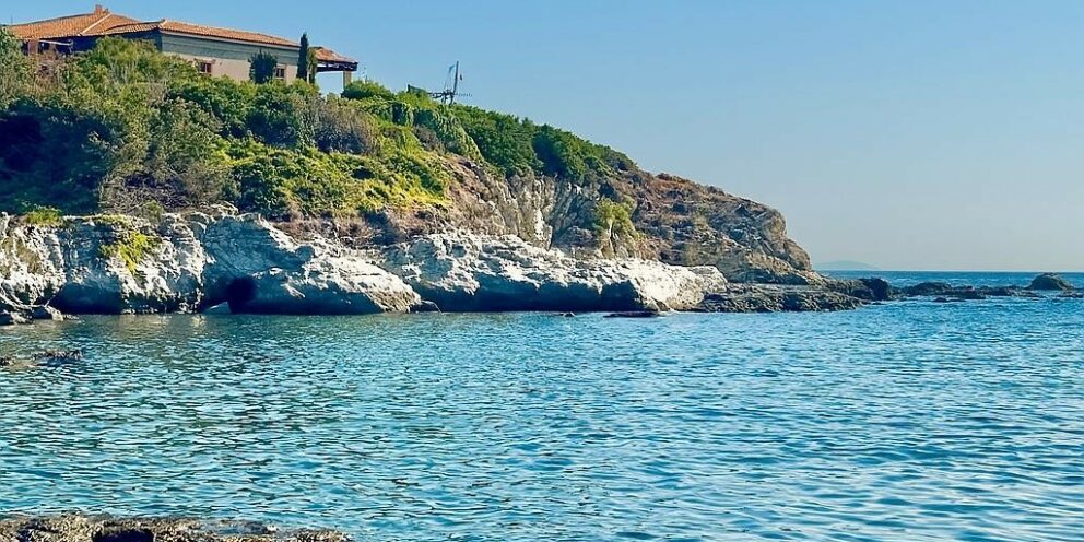 Οι ξένοι επενδυτές τροφοδοτούν το ράλι τιμών στα εξοχικά