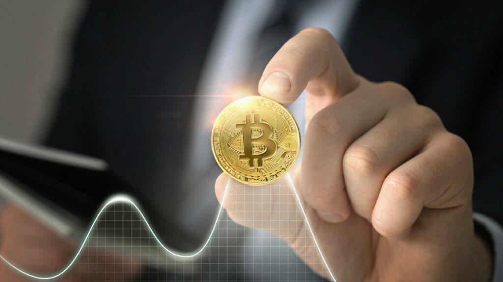 Σε νέα ύψη εκτοξεύεται το bitcoin, πάνω από 116.000 δολάρια